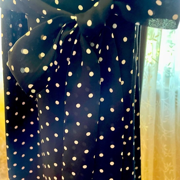 Donna Ricci Dress, NWT wrap around with attached fabric belt to tie. - Picture 5 of 8